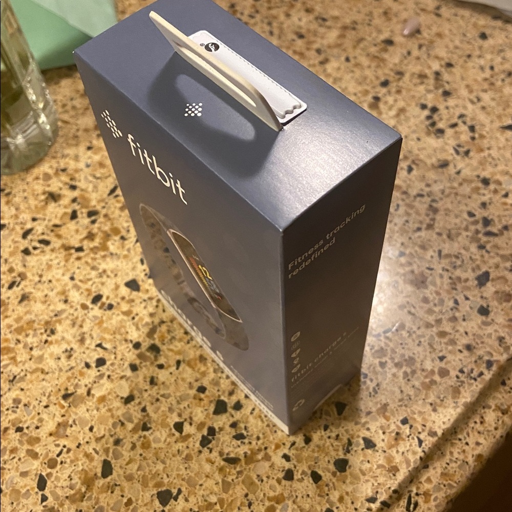 Brand New Fitbit Charge 5 Fitness Tracker - Midnight/Graphite - Picture 3 of 3